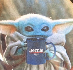 PHOTO Baby Yoda Holding A Bernie 2020 Mug