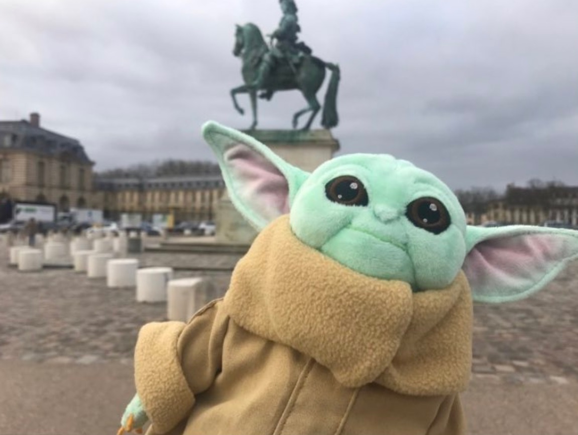 PHOTO Baby Yoda In Paris France