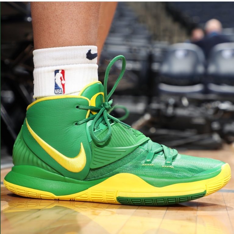 PHOTO Dillons Brooks In Oregon Ducks Colored Nikes