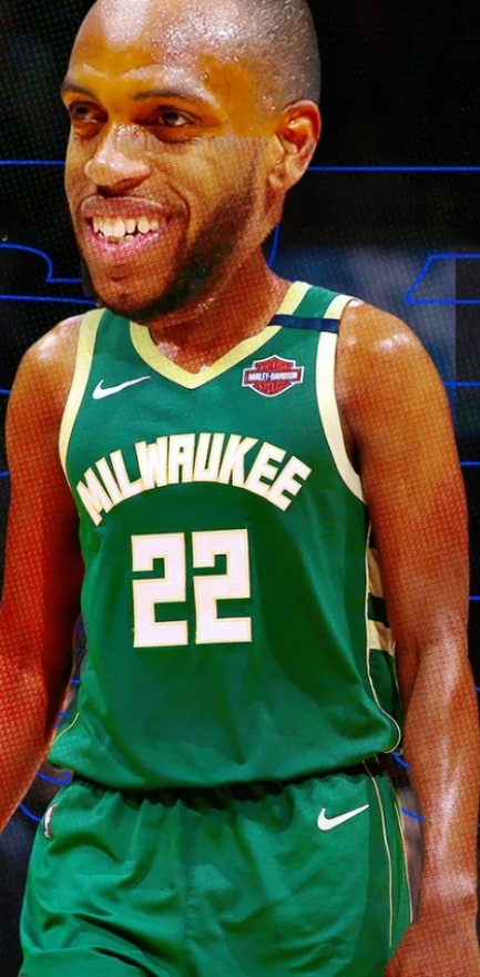 PHOTO Khris Middleton With An Oversized Head