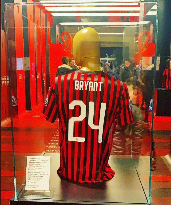 PHOTO Kobe Bryant's Jersey At Casa Milan