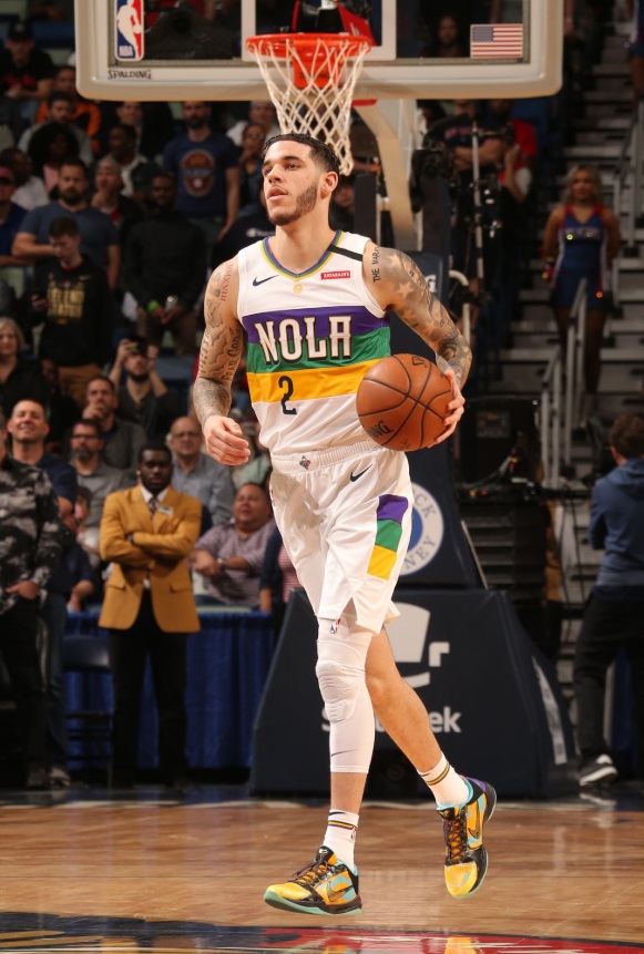 PHOTO Lonzo Ball Wearing Kobe Nike 5's Tonight