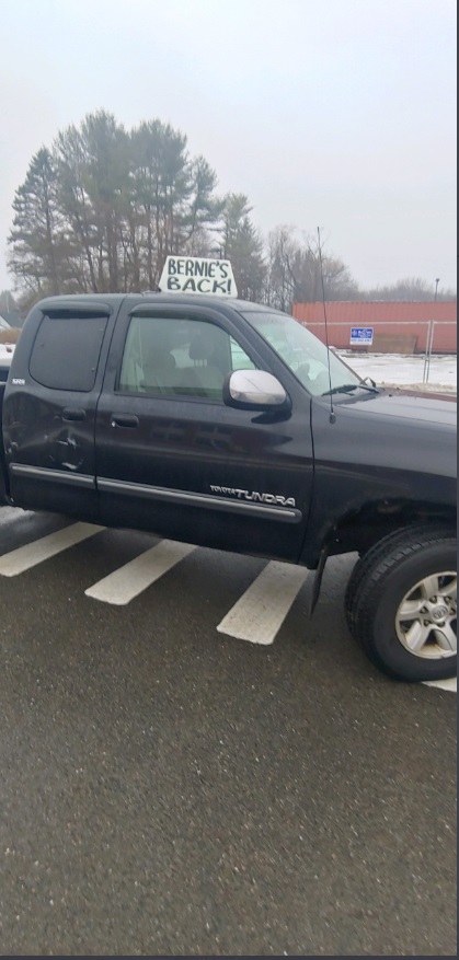 PHOTO NH Rep Ellen Reed Legally Handicapped Parked With Bernie Back Sign On Her Truck Forced To Move Because Pete Butitigieg Camp Complained