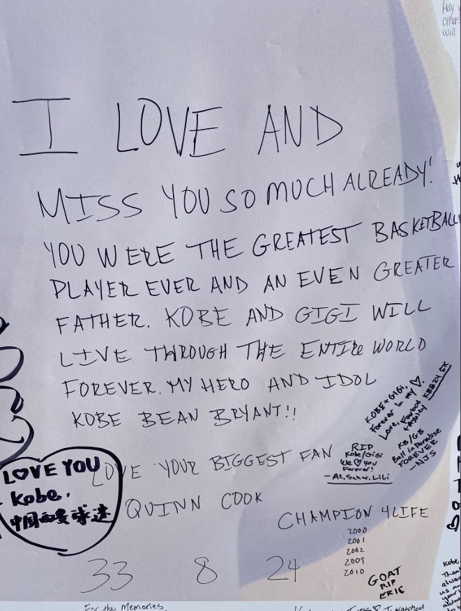 PHOTO Quinn Cook Leaves Message To Kobe Bryant Outside Lakers Practice Facility