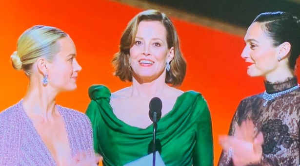 PHOTO Sigourney Weaver Gal Gadot And Brie Larson Looking Hot At Oscars