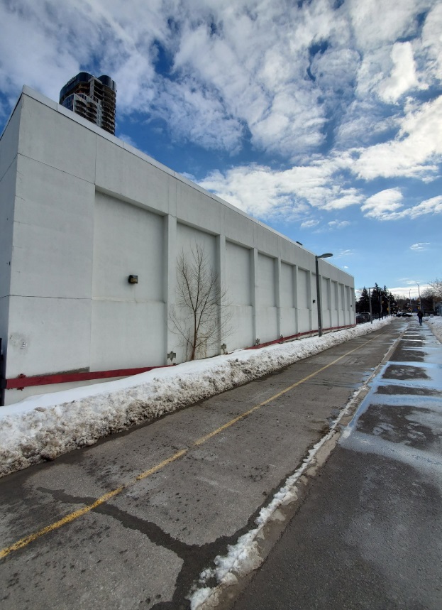 PHOTO Tesla Center In Ottawa