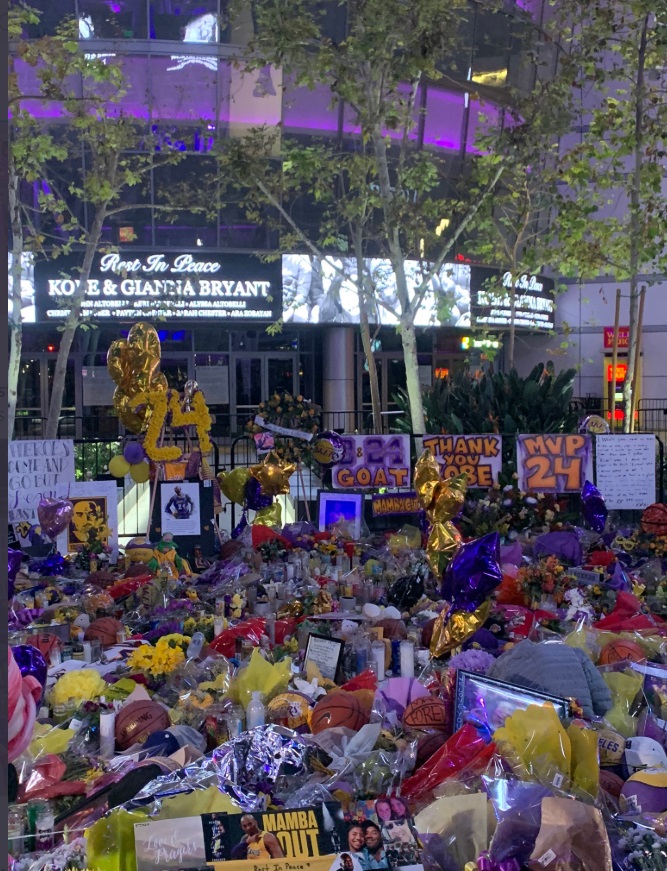 PHOTO There Is So Much Stuff At LA Live For Kobe Memorial There Is No Place To Walk