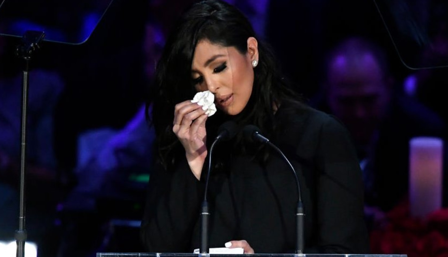 PHOTO Vanessa Bryant Wiping Her Nose During Speech At Kobe Memorial