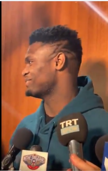 PHOTO Zion Williamson Got The Letter Z Carved Into His Hair