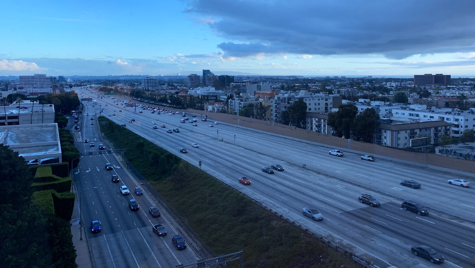 PHOTO 405 Freeway Empty At Rush Hour Tuesday Due To Corona Virus