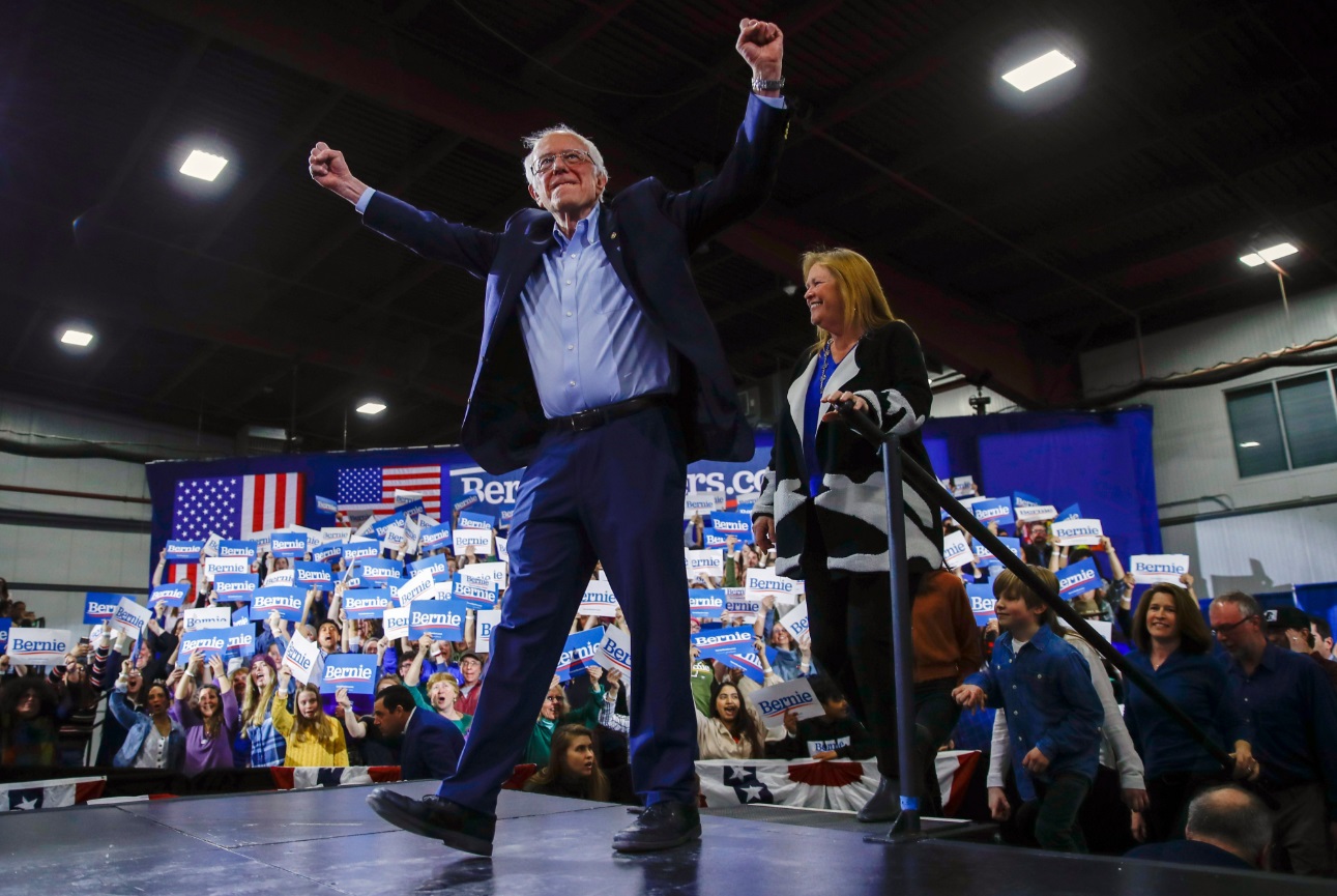 PHOTO Bernie Bernie Sanders Raising His Arms In Victory.Sanders Raising His Arms In Victory