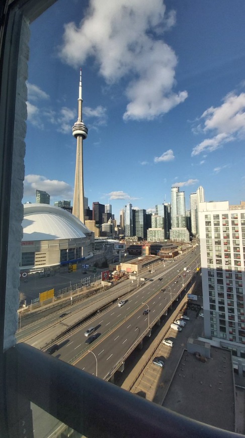 PHOTO Downtown Toronto Streets Are Empty During Rush Hour