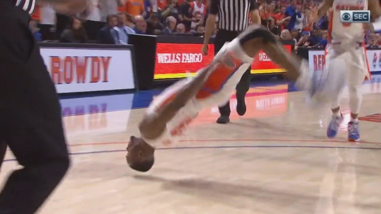 PHOTO Florida Gators Player Hits Head On Court Trying To Do Back Flip