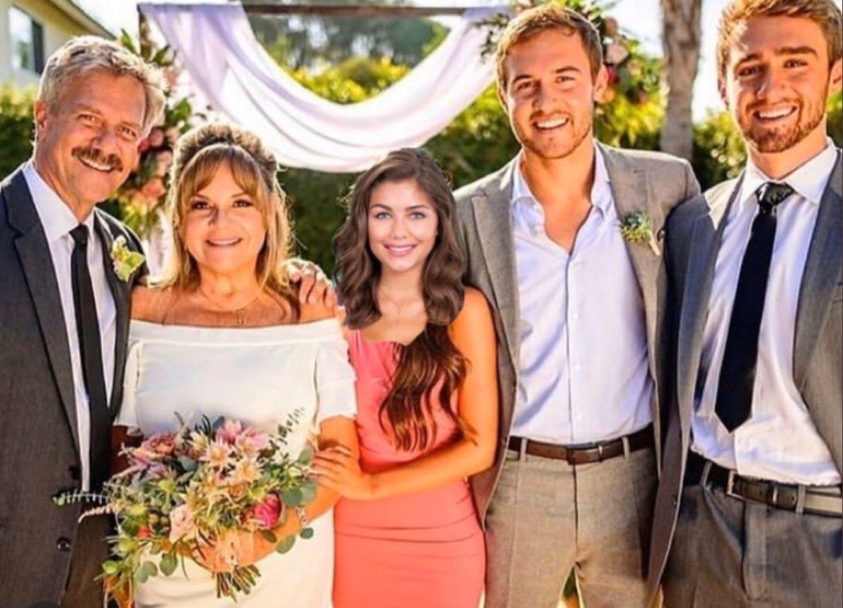 PHOTO Peter Framed Picture Of His Family With Madison Fake Smiling