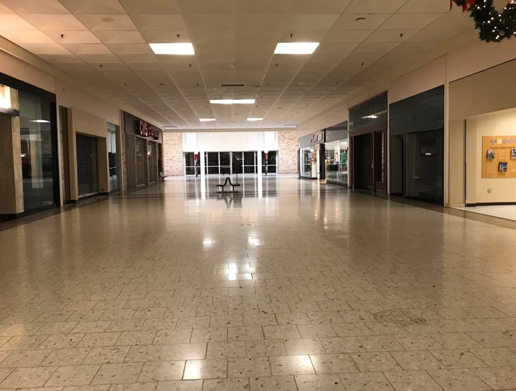 PHOTO Upper Valley Mall In Springfield Ohio GhostTown During Corona Virus