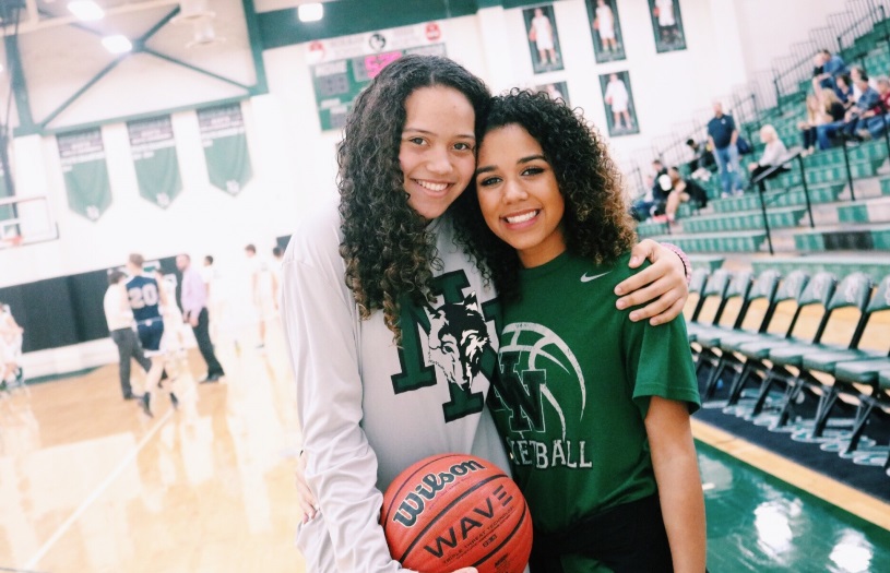 PHOTO CeeDee Lamb's Girlfriend's Sister Played Basketball