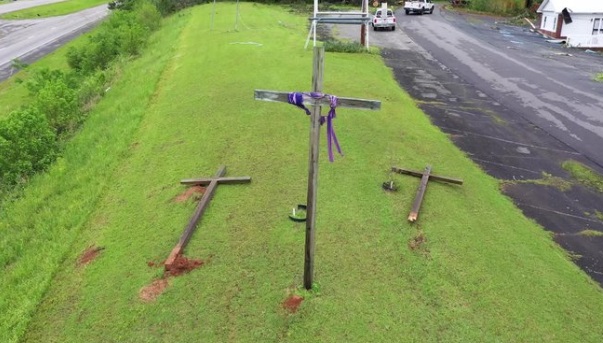 PHOTO Cross Still Standing After Tornado In Alabama