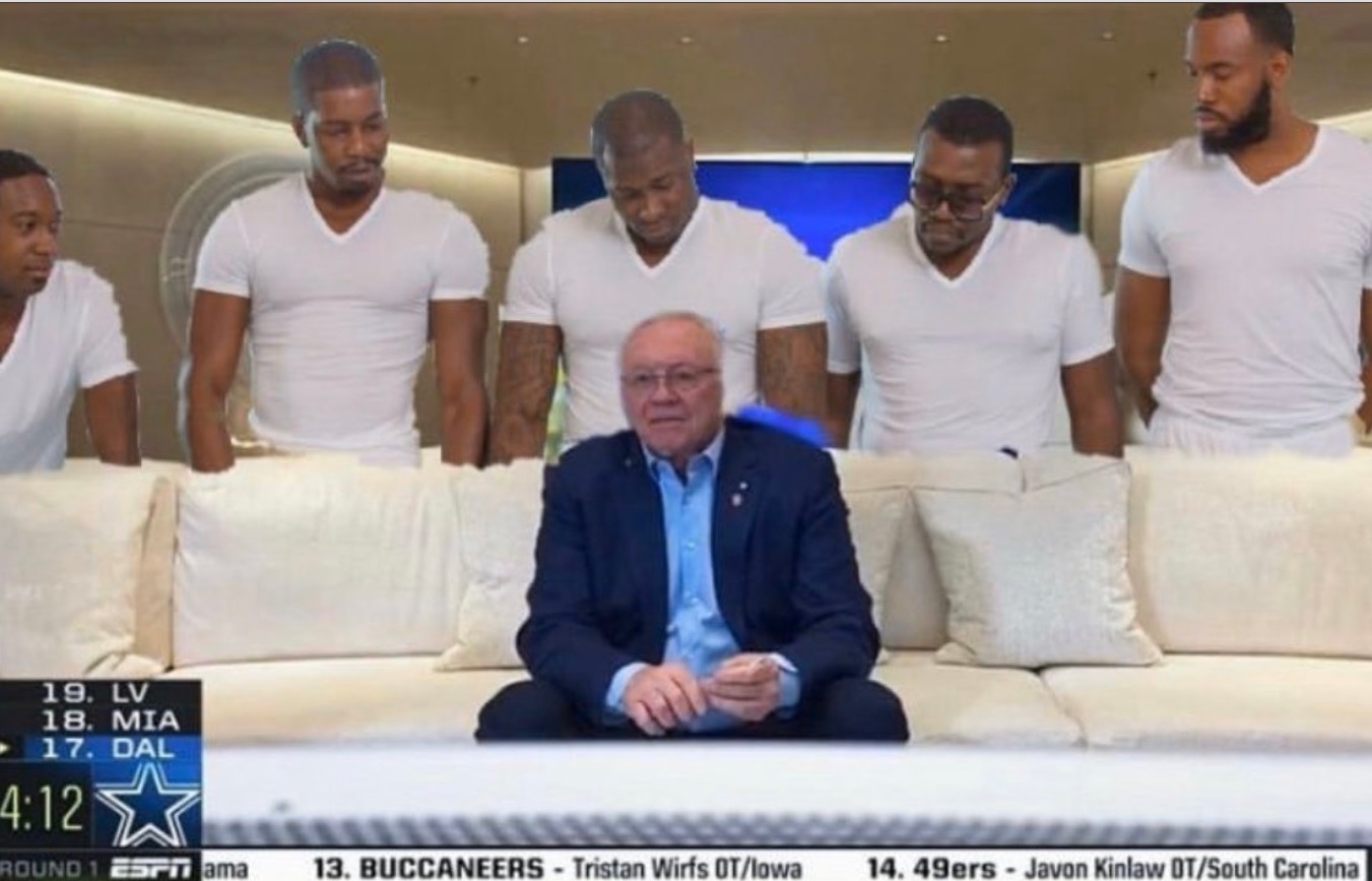 PHOTO Jerry Jones On Couch During Draft Surrounded By Men In White Tees