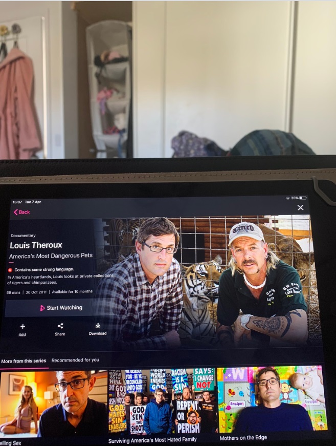 PHOTO Louis Theroux Did Documentary On Joe Exotic In 2011 On iplayer