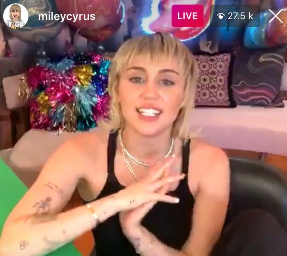 PHOTO Miley Cyrus Cut Her Hair Exactly Like Joe Exotic