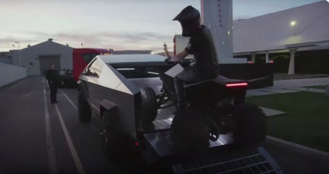PHOTO Tesla Cybertruck On Jay Leno's Garage