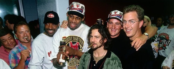 PHOTO Dennis Rodman With The Band Pearl Jam