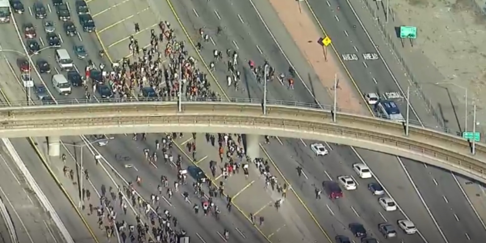 PHOTO George Floyd Protesters Cover 101 Freeway In Los Angeles