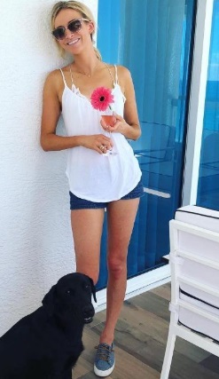 PHOTO Kayleigh McEnany In Short Shorts