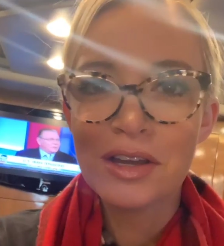 PHOTO Kayleigh McEnany Looking Ugly Wearing Glasses