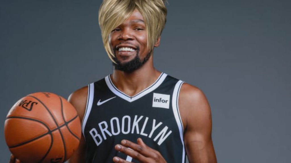 Kevin Durant Debuts Blonde Hair at NBA Awards - wide 1