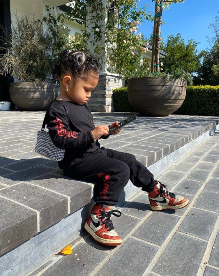 PHOTO Kylie Jenner's Daughter Stormi Is Spiled She Has The iPhone 11 Pro To Play Games On