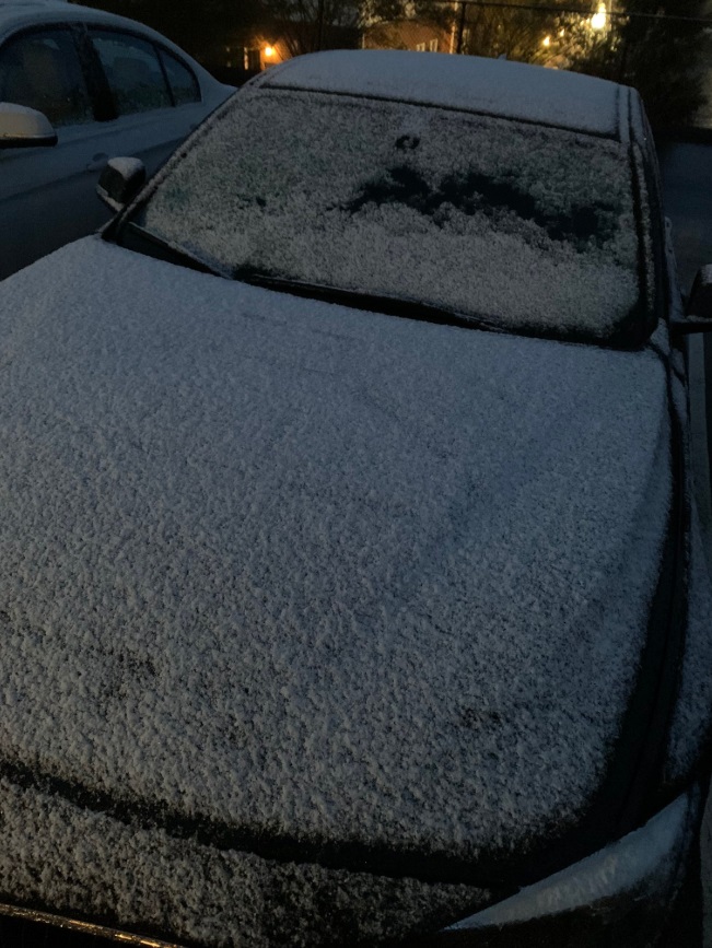 PHOTO May Snowstorm In Northeast Buries Cars In Snow