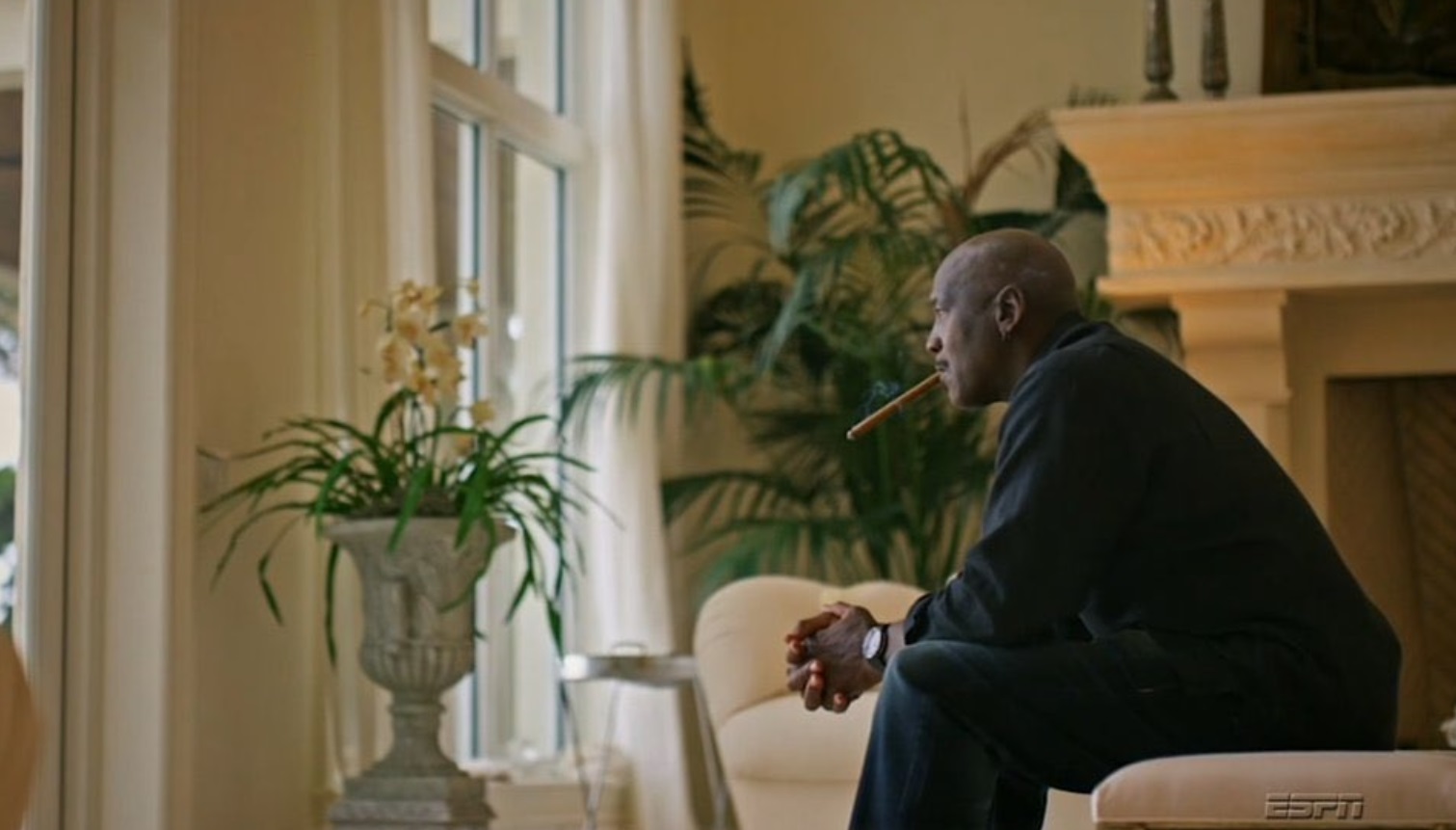 PHOTO Michael Jordan Smoking A 1 Foot Long Cigar Inside His Florida Home