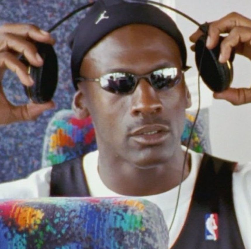 PHOTO Michael Jordan Taking His Headphones Off To Listen To Your Bullsht