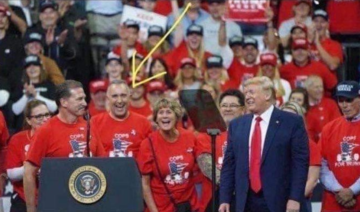 PHOTO Minneapolis Police Officer Involved In George Floyd Incident In Front Row Of Trump Rally In 2019