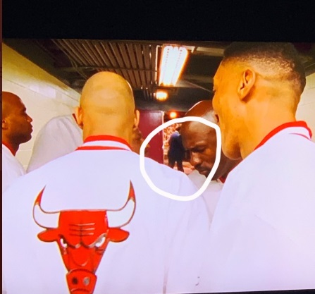 PHOTO Non-Employee In Blue Suit Sneaks Into Chicago Bulls Huddle In The Last Dance