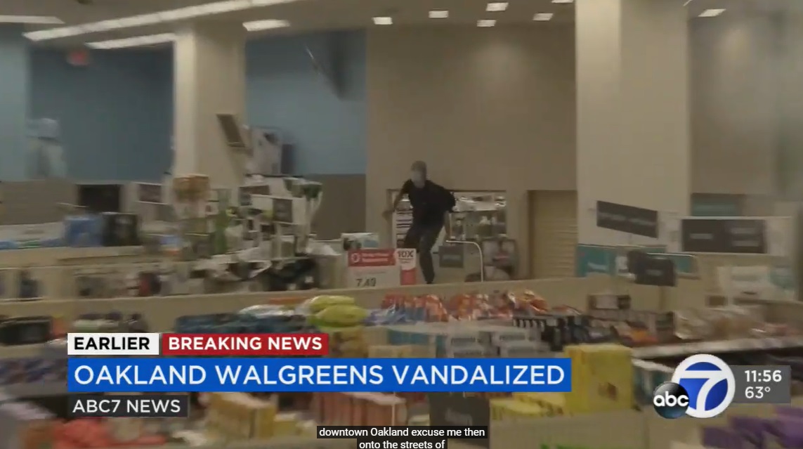 PHOTO Oakland California Walgreens Vandalized By Protesters