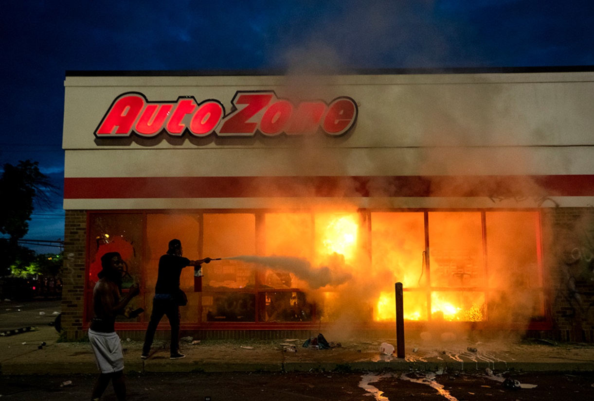 PHOTO Protesters In Minneapolis Light Autozone On Fire