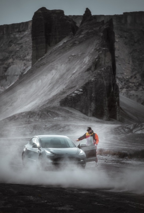 PHOTO Tesla Drifting In Southern Utah