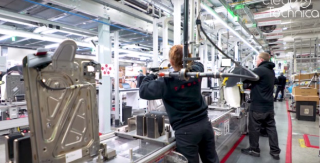 PHOTO Tesla Employees Using Masks At Factory