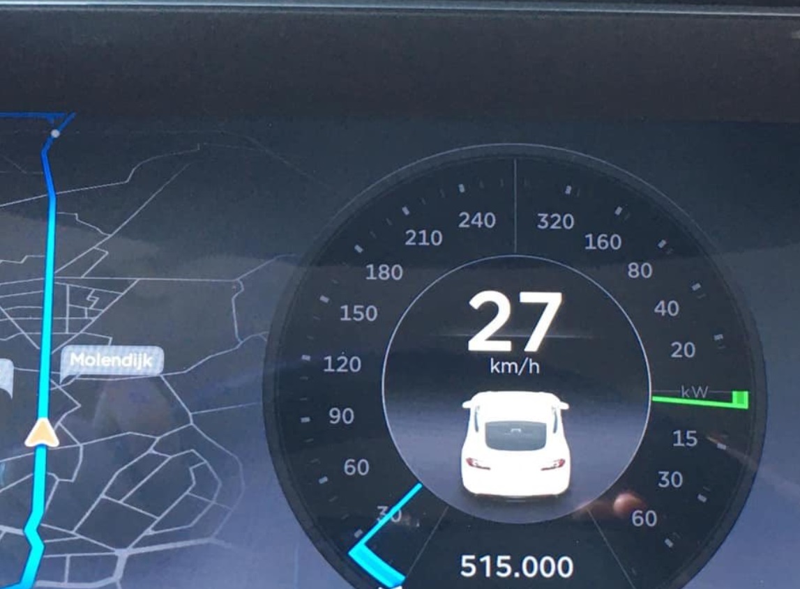 PHOTO Tesla With 515000 Miles On It Already