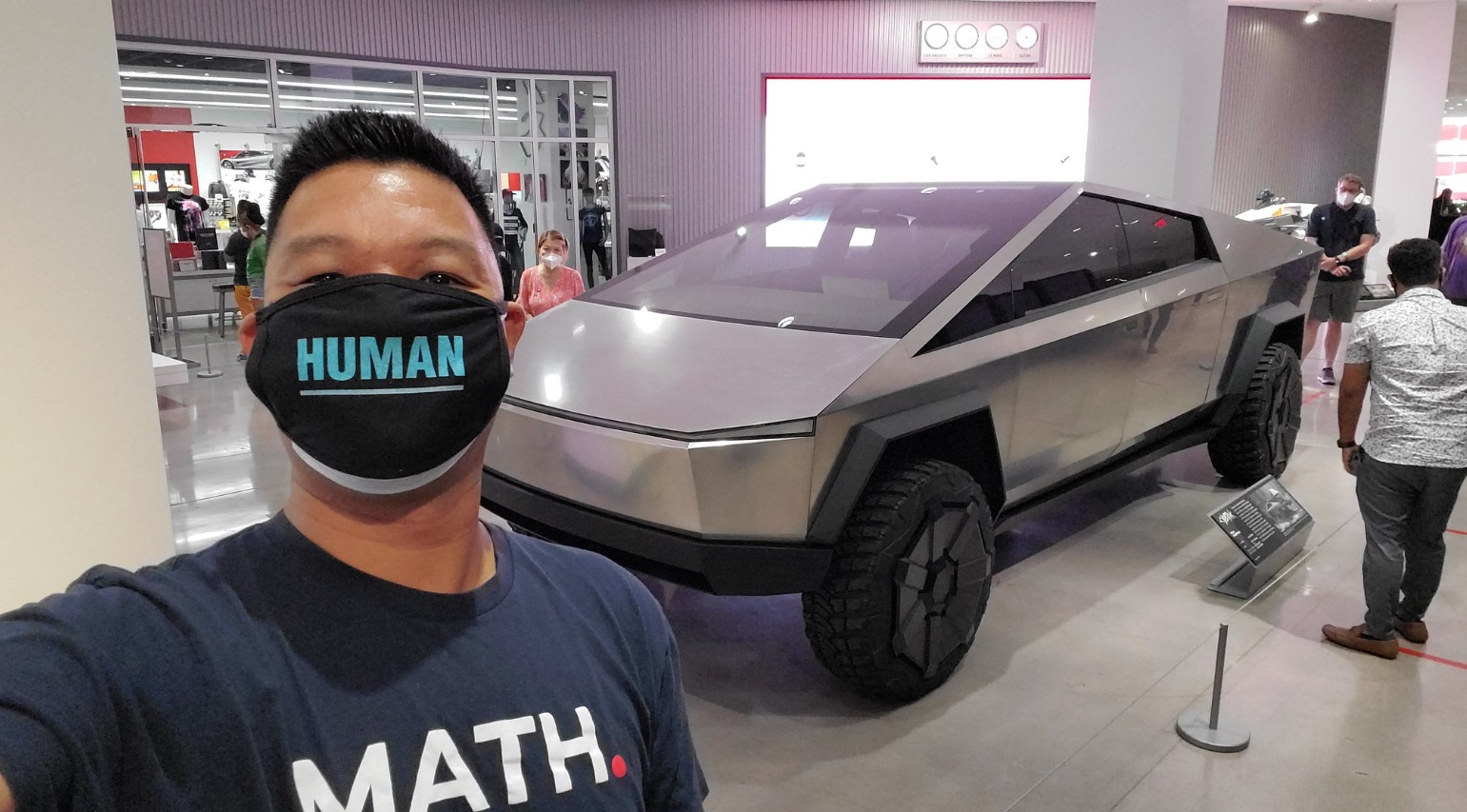PHOTO Andrew Yang Taking Picture With Tesla Cybertruck At Tesla Dealership