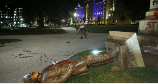 PHOTO Confederate Statue Knocked Over In Virginia From Protests