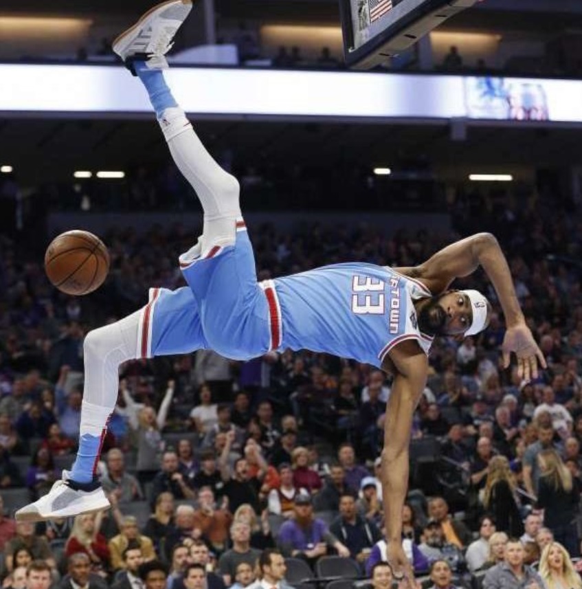 PHOTO Corey Brewer Floating In Mid-Air