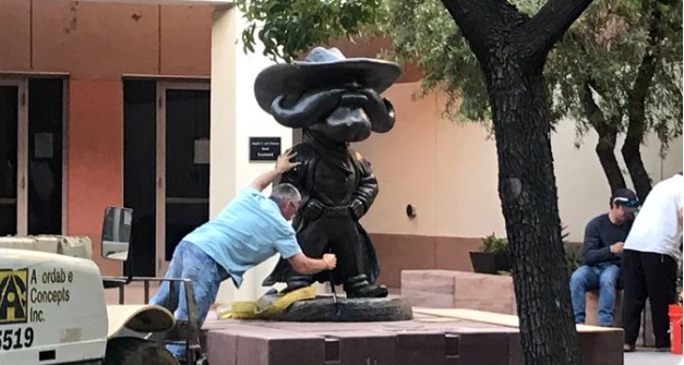 PHOTO Of Worker Removing Hey Reb Statue From UNLV Campus