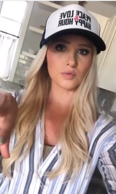 PHOTO Tomi Lahren Wearing A Peace And Love Hat