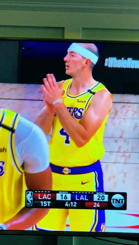 PHOTO Alex Caruso Has A Tan Line