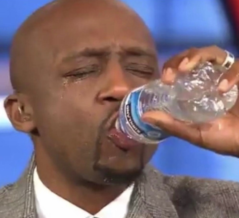 PHOTO Jason Terry Chugging Bottled Water