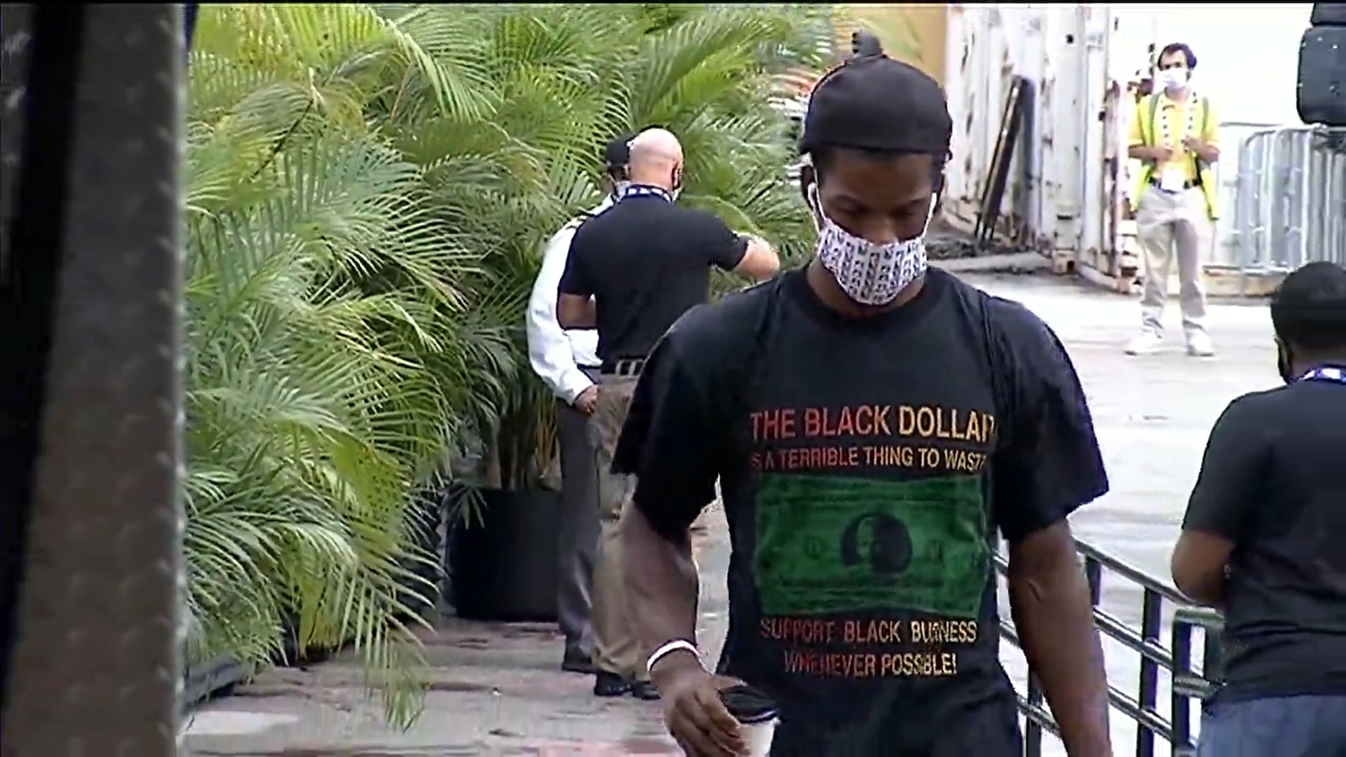 PHOTO Jimmy Butler Wearing A Black Dollar T-Shirt In Orlando