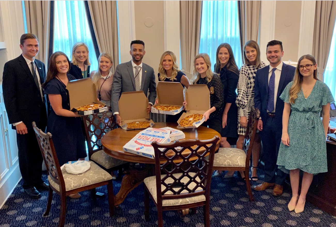 PHOTO Kayleigh McEnany Eating Domino's Pizza